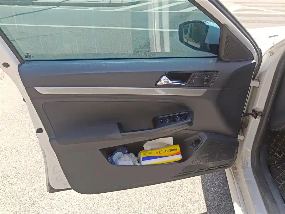 Volkswagen Lavida 2015