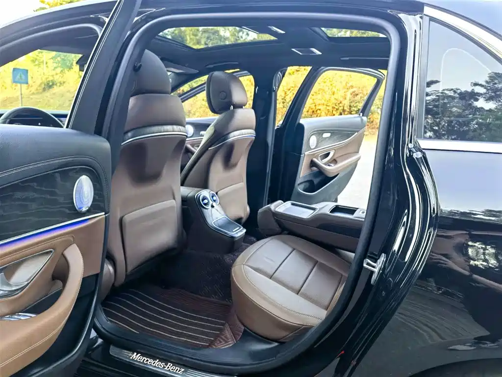 Mercedes-Benz E-Class 2021 — фото 10