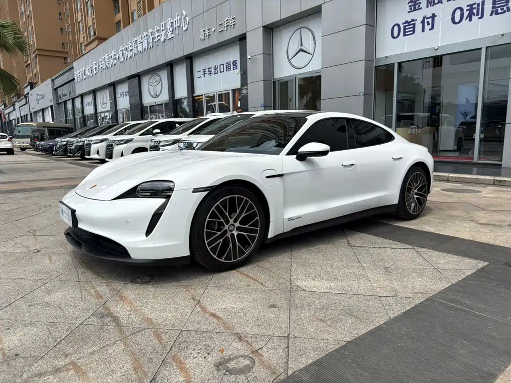 Porsche Taycan 2022