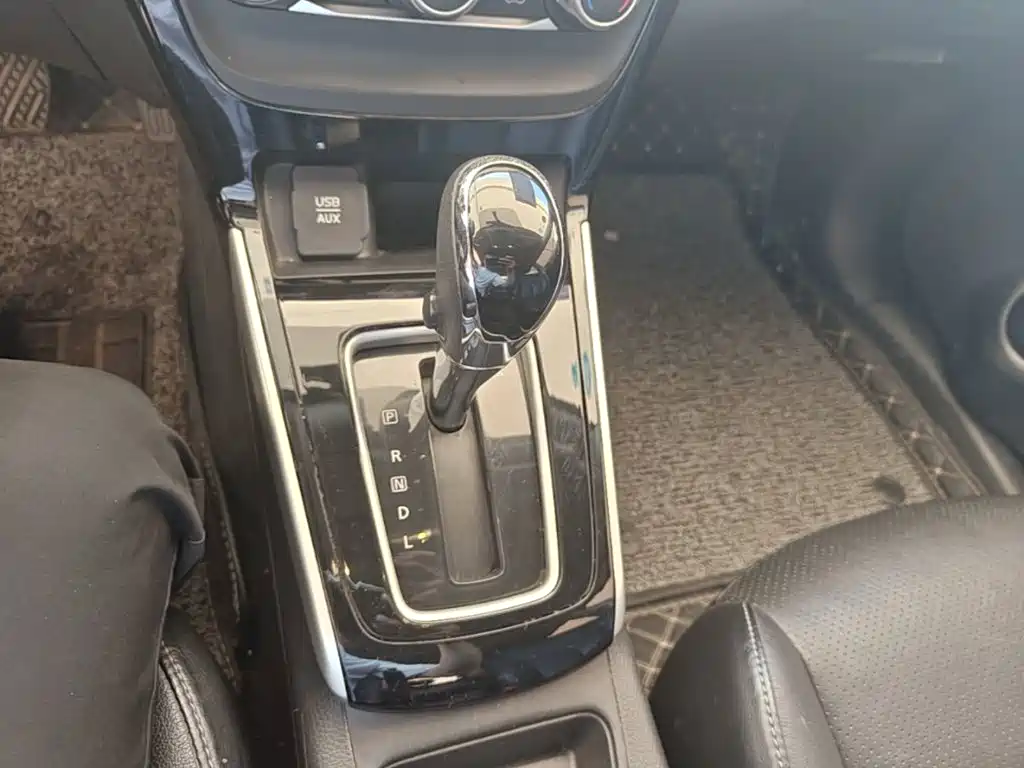Nissan Sylphy 2017 — фото 14
