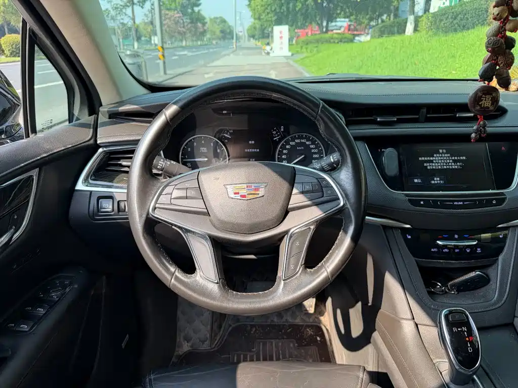Cadillac XT5 2018 — фото 14
