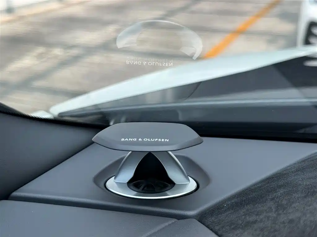 Lamborghini Urus 2024 — фото 19