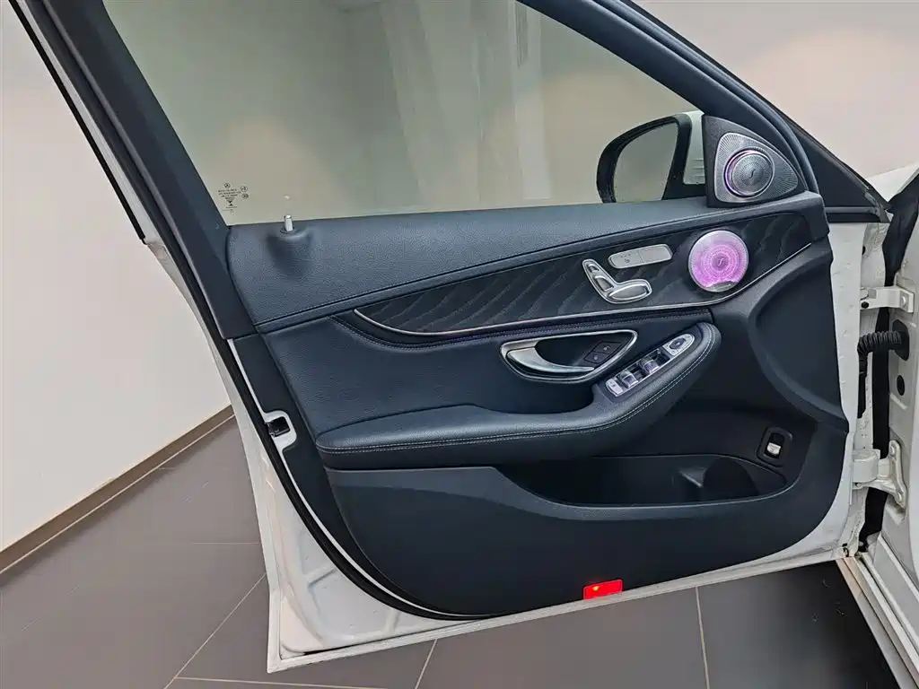 Mercedes-Benz C-Class 2018 — фото 15