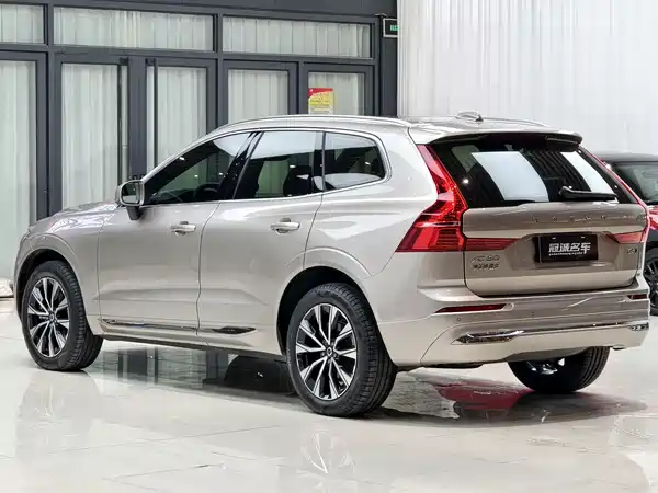 Volvo XC60 2025