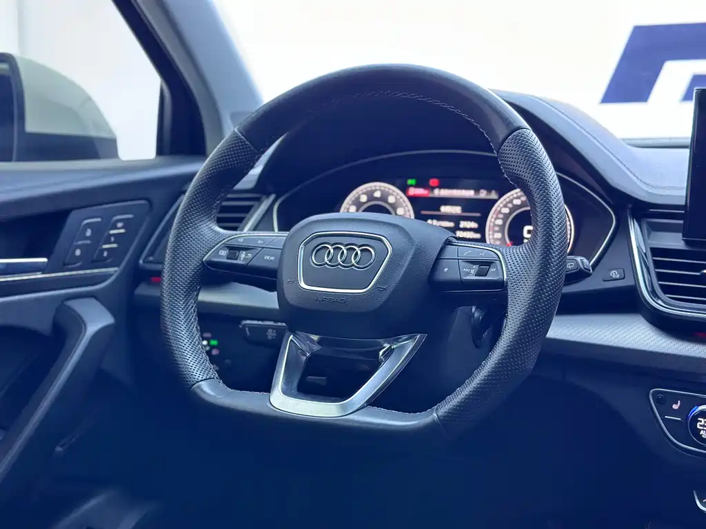 Audi Q5L 2022 — фото 17
