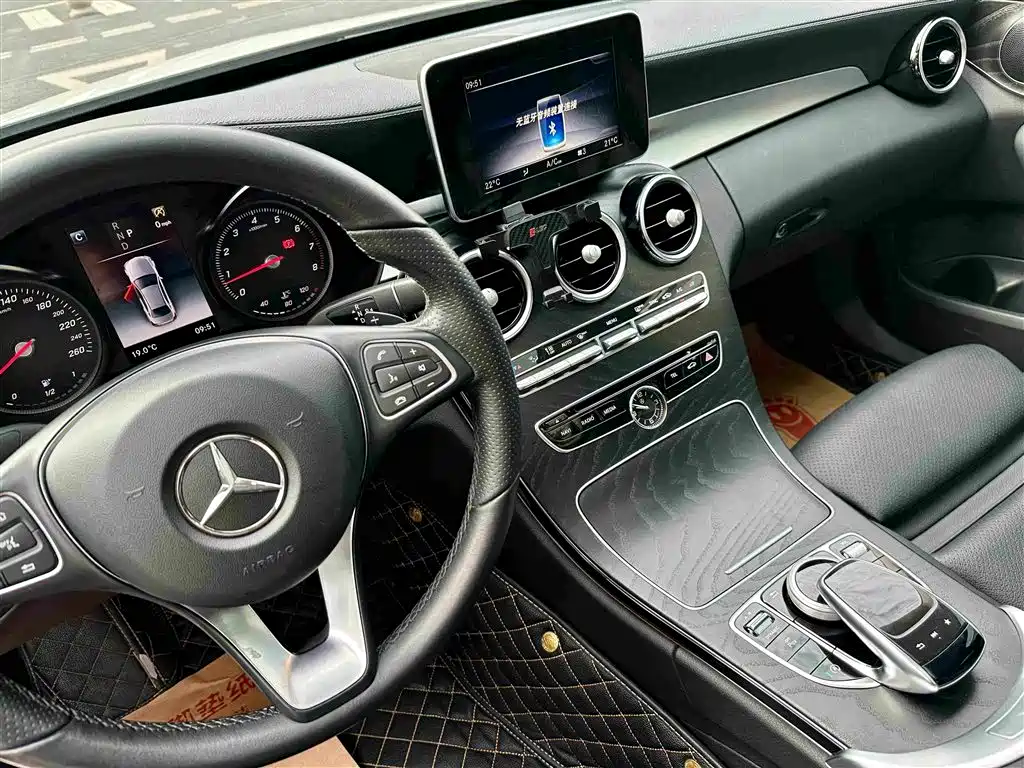 Mercedes-Benz C-Class 2018 — фото 17