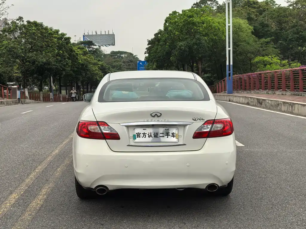 Infiniti Q70 2013 — фото 20
