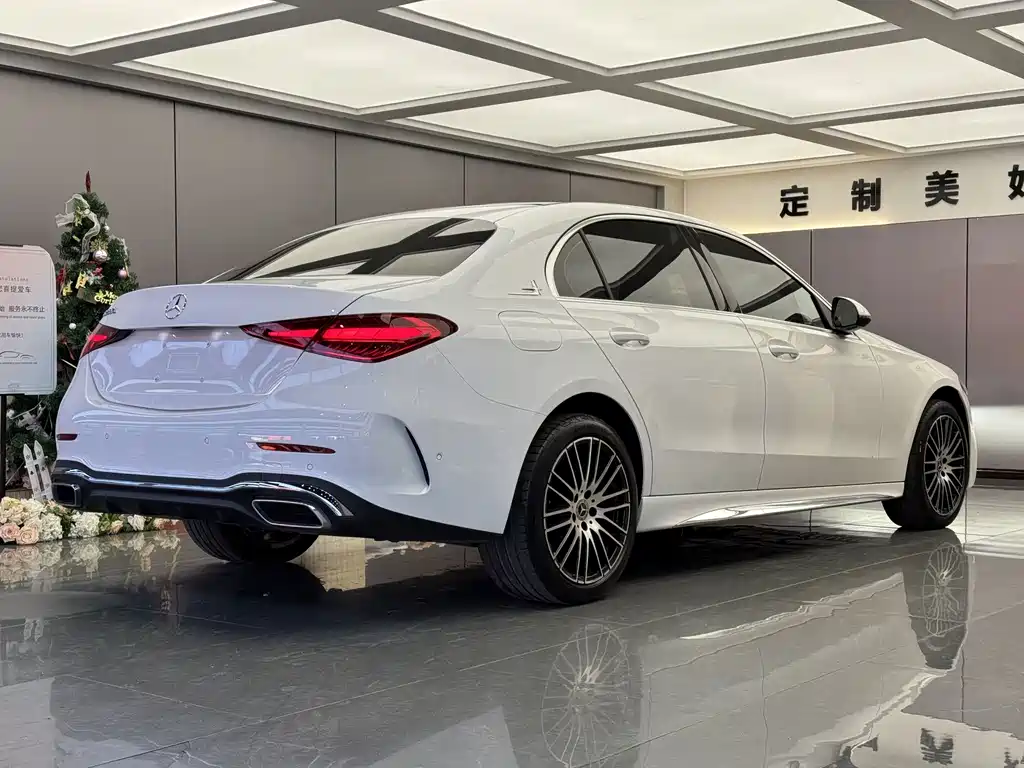 Mercedes-Benz C-Class 2023 — фото 11