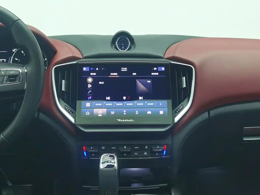 Maserati Ghibli 2023 — фото 12
