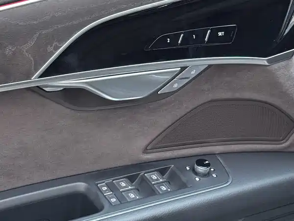 Audi A8 2024