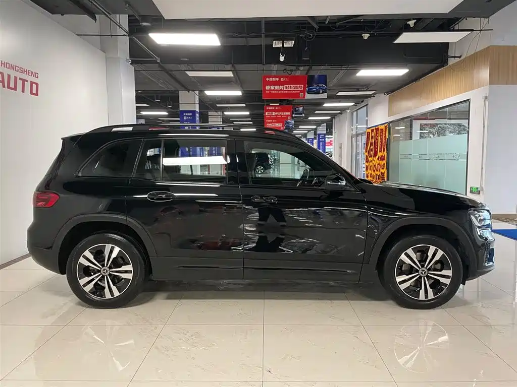 Mercedes-Benz GLB 2023