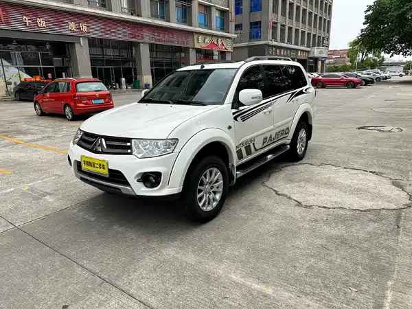 Mitsubishi Pajero Jinchang 2013