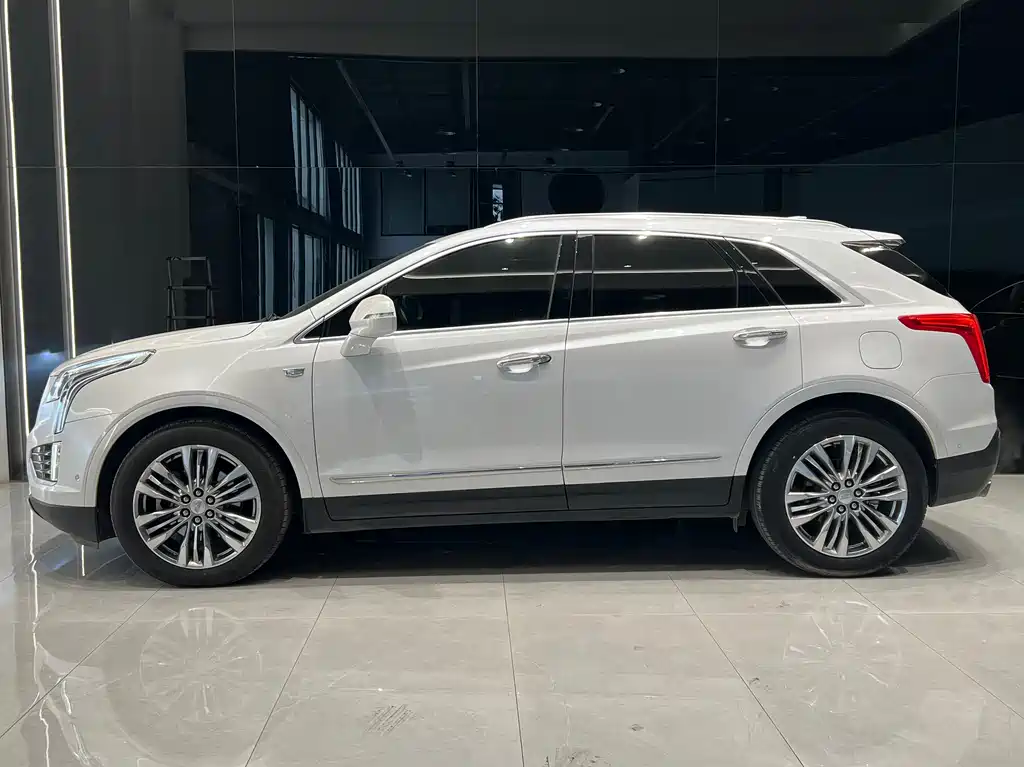 Cadillac XT5 2017 — фото 4