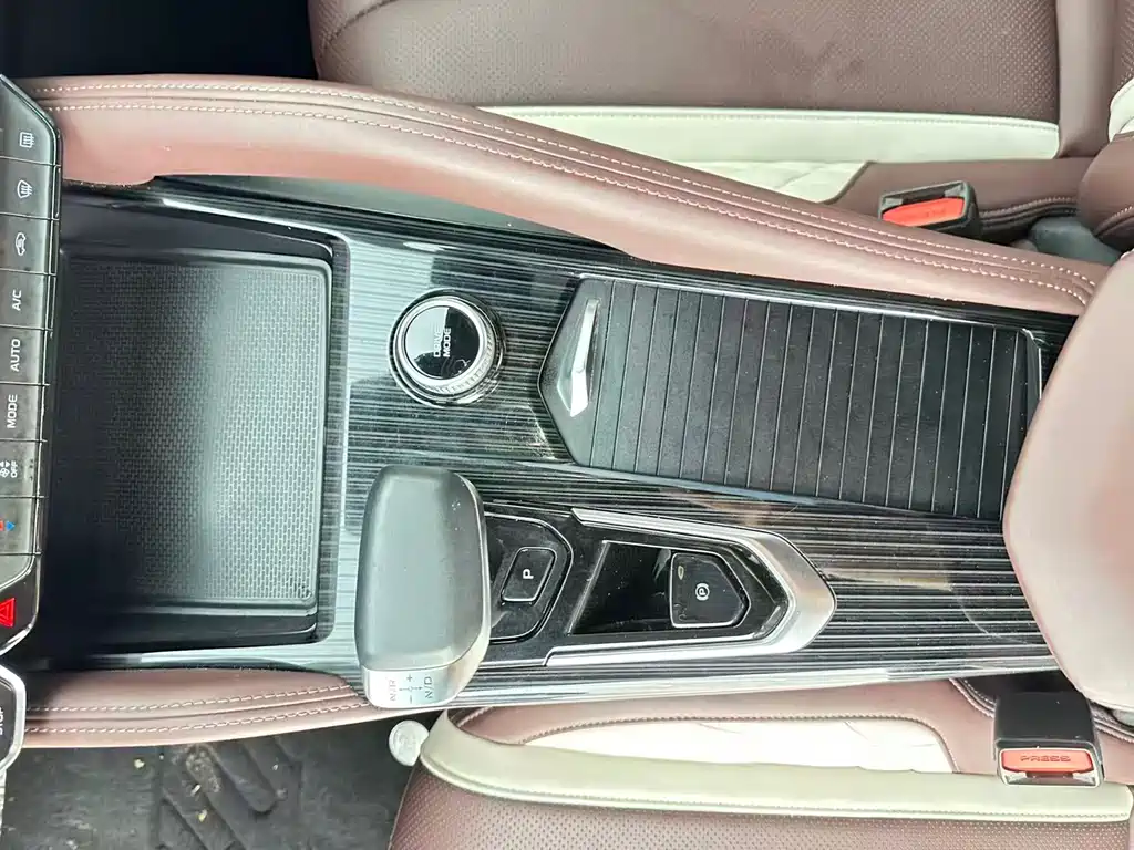 Geely Xingyue L 2022