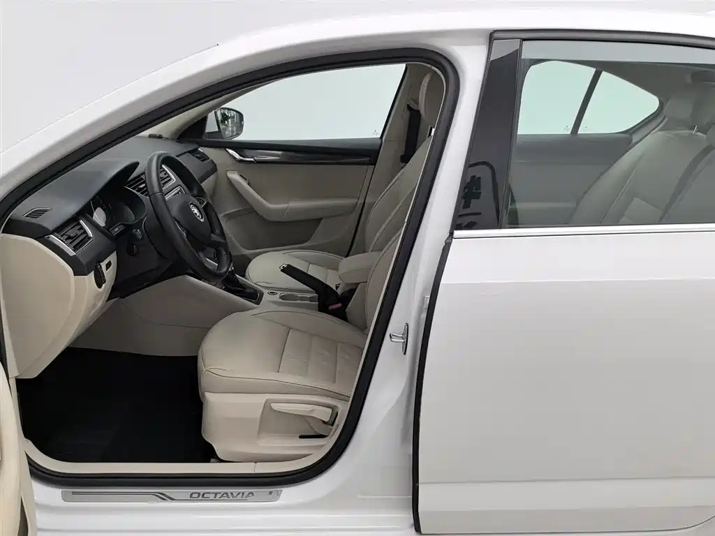 Skoda Octavia 2014 — фото 10