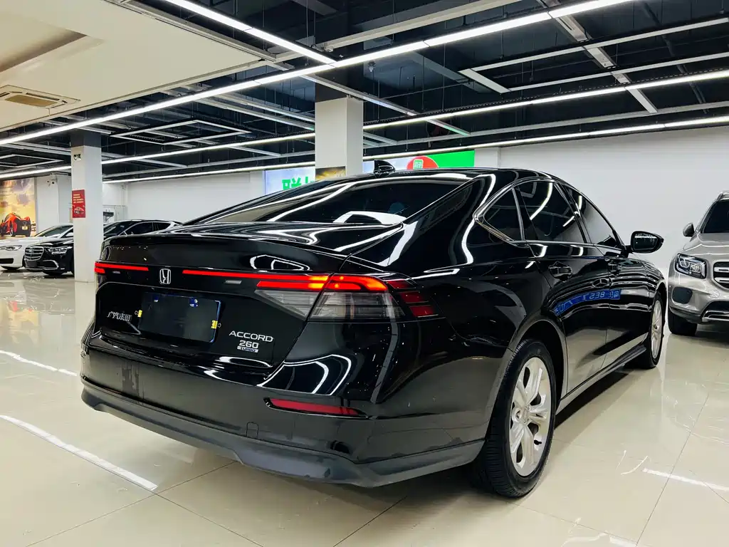 Honda Accord 2023 — фото 18