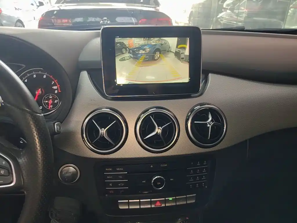 Mercedes-Benz B-Class 2016 — фото 13