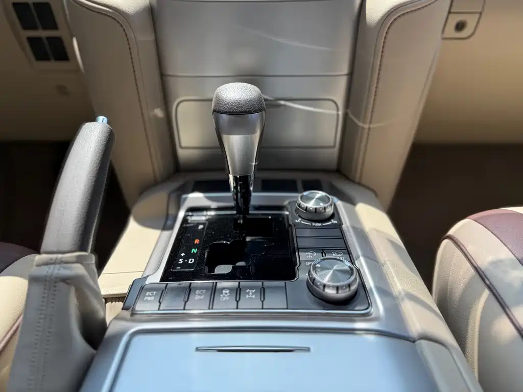 Toyota Land Cruiser 2020 — фото 7