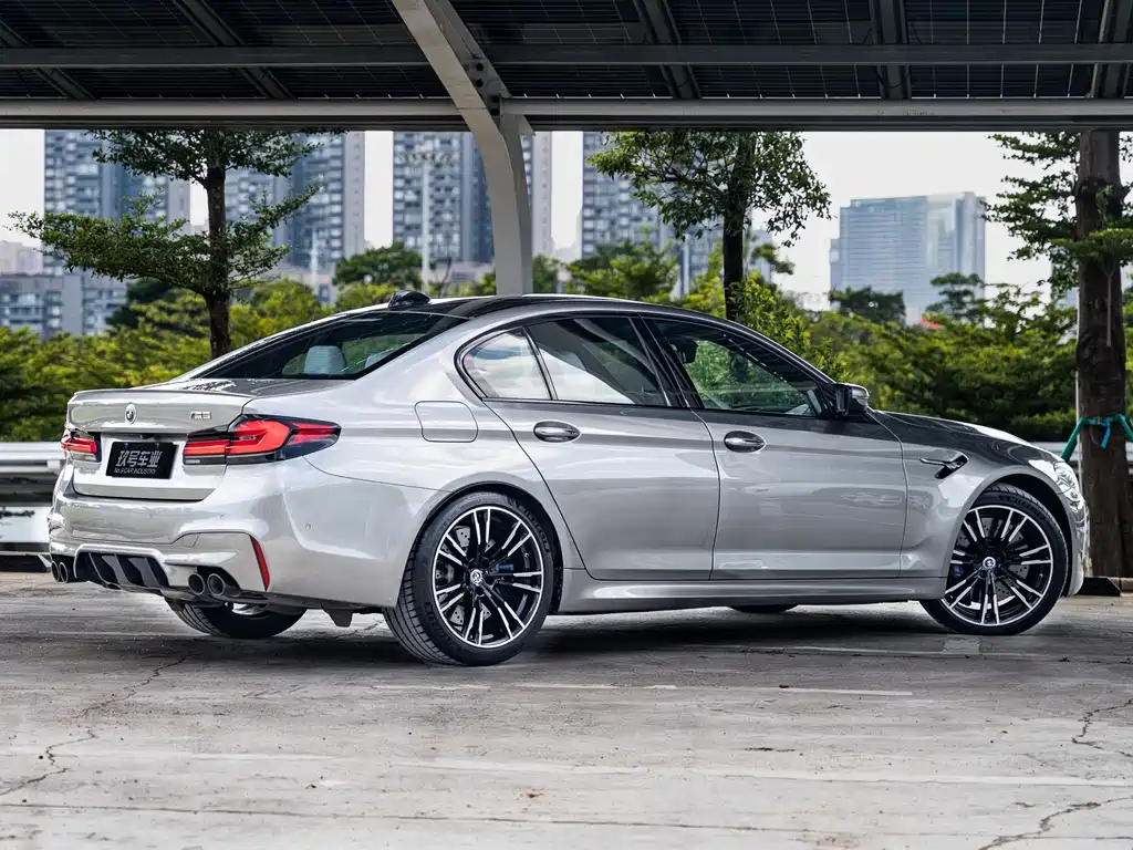 BMW M5 2018 — фото 3