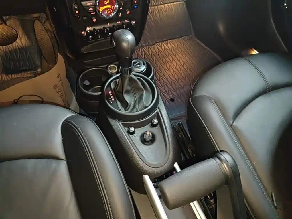 MINI Countryman 2015 — фото 14