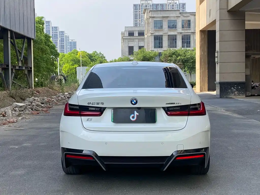 BMW i3 2024