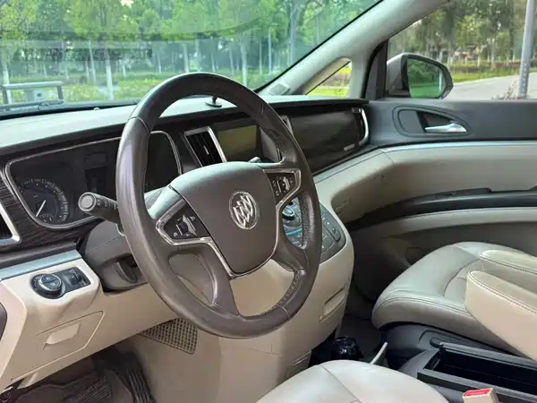 Buick GL8 2012