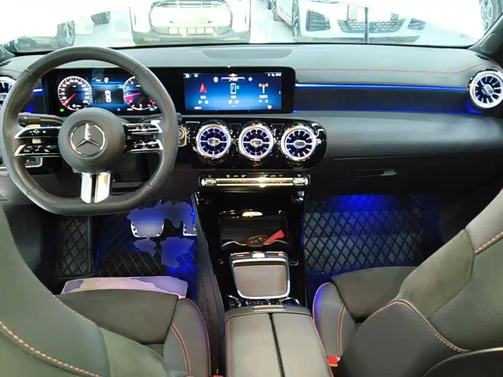 Mercedes-Benz CLA 2024 — фото 10