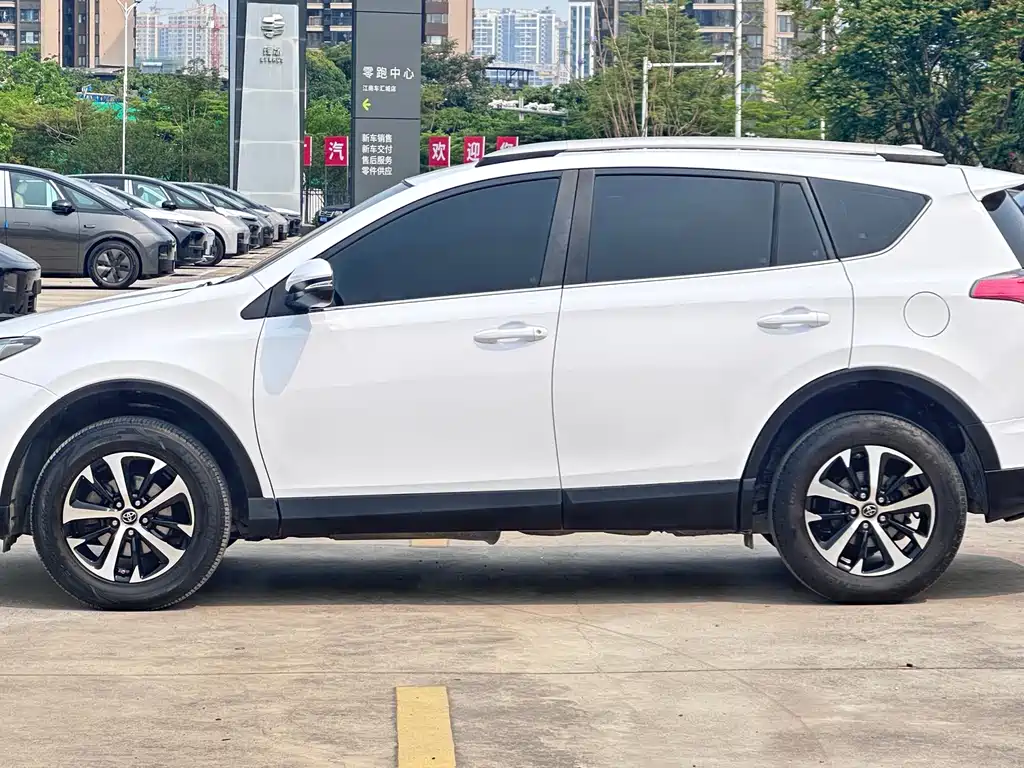 Toyota RAV4 2017