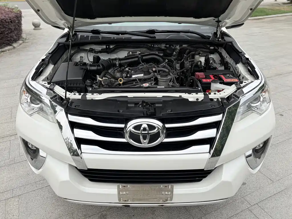 Toyota Fortuner 2018 — фото 22