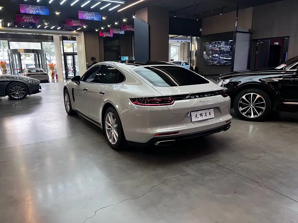 Porsche Panamera 2019 — фото 15