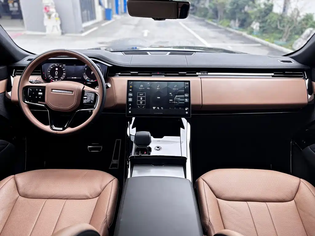 Land Rover Sport 2024 — фото 9