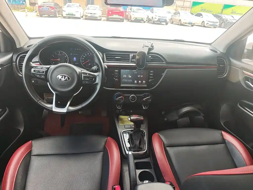 Kia KX Cross 2020 — фото 10