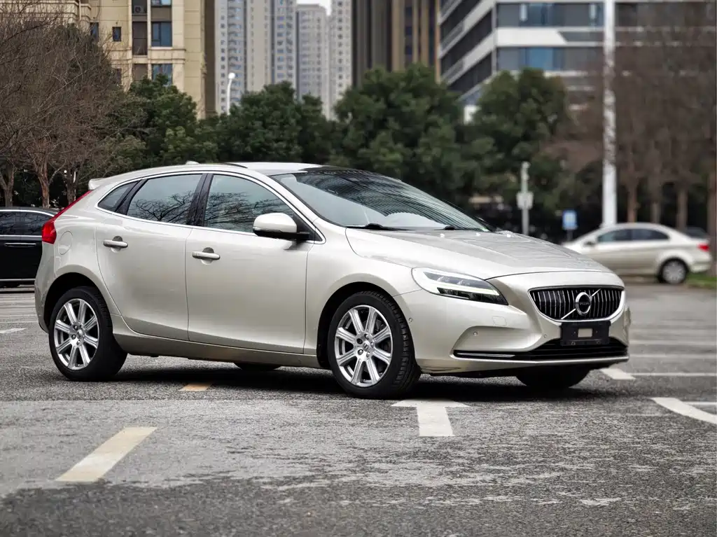 Volvo V40 2017 — фото 3