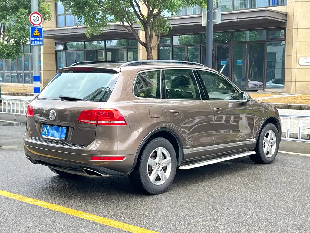 Volkswagen Touareg 2015 — фото 16