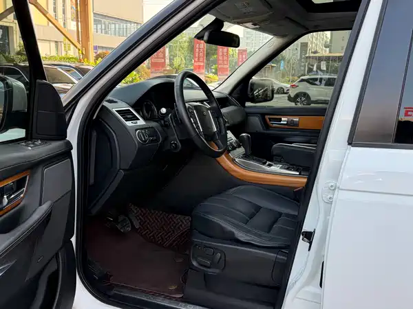 Land Rover Range Rover Sport 2012