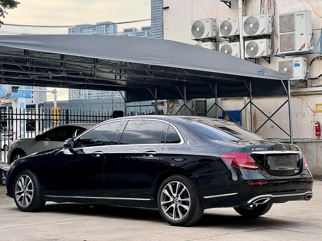 Mercedes-Benz E-Class 2017 — фото 10
