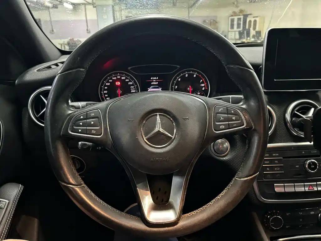 Mercedes-Benz A-Class 2016 — фото 10