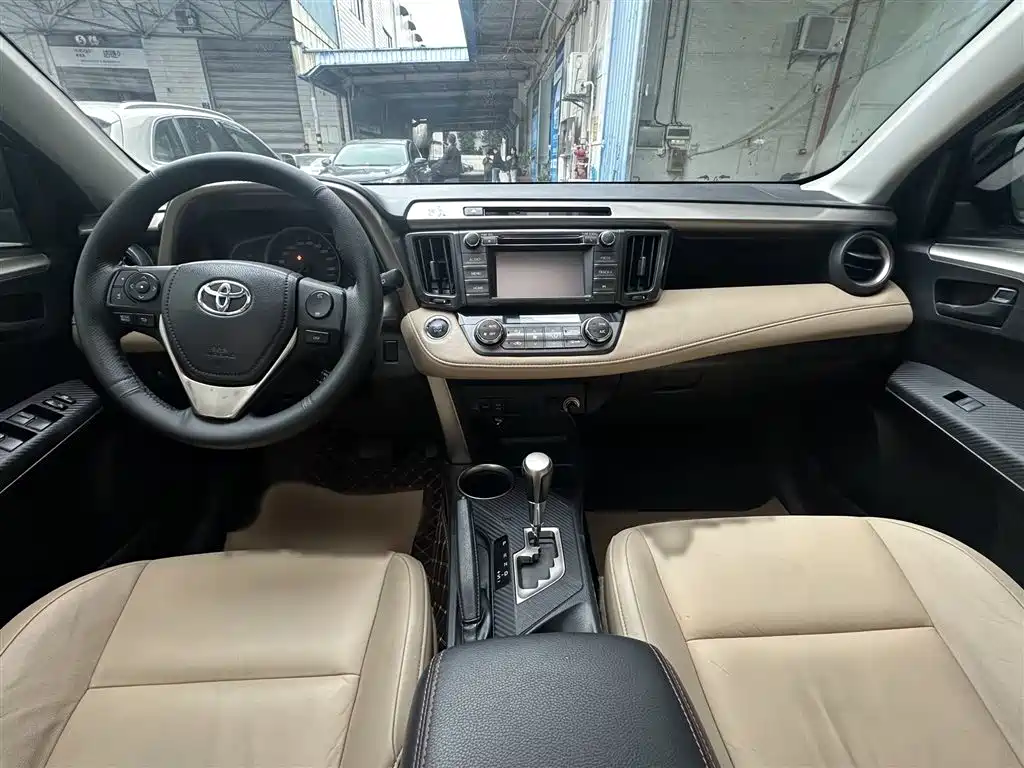 Toyota RAV4 2014 — фото 11