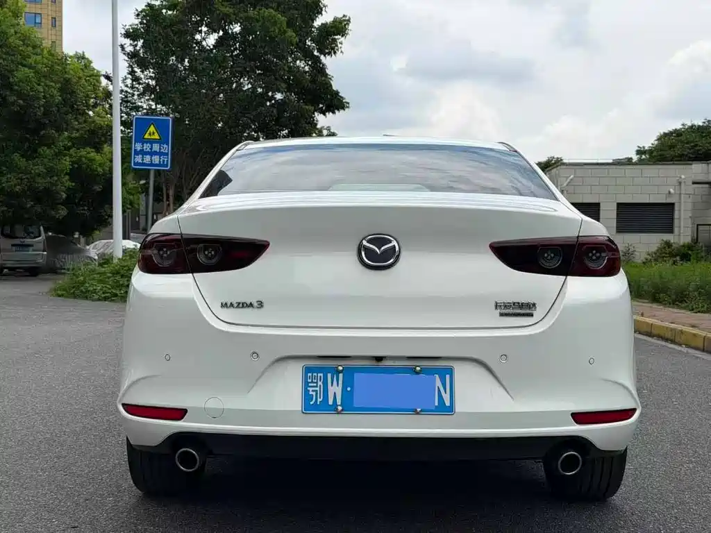 Mazda 3 Angkesela 2025