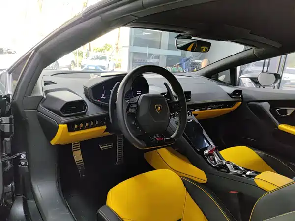 Lamborghini Huracan 2023