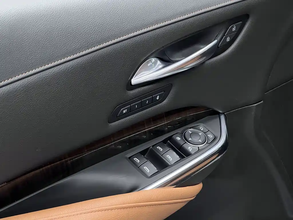 Cadillac XT4 2022 — фото 21