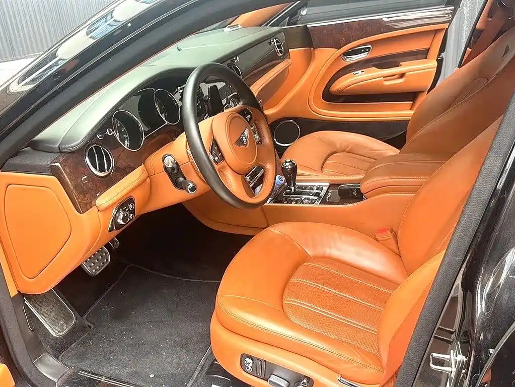 Bentley Mulsanne 2015 — фото 14