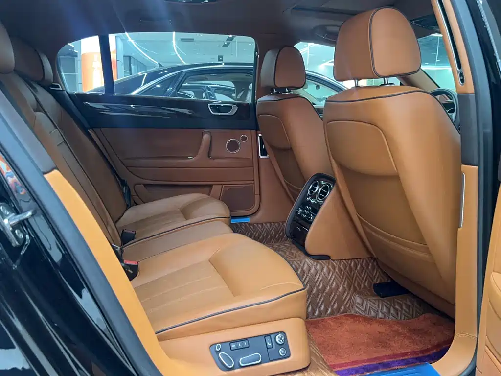 Bentley Flying Spur 2012 — фото 8