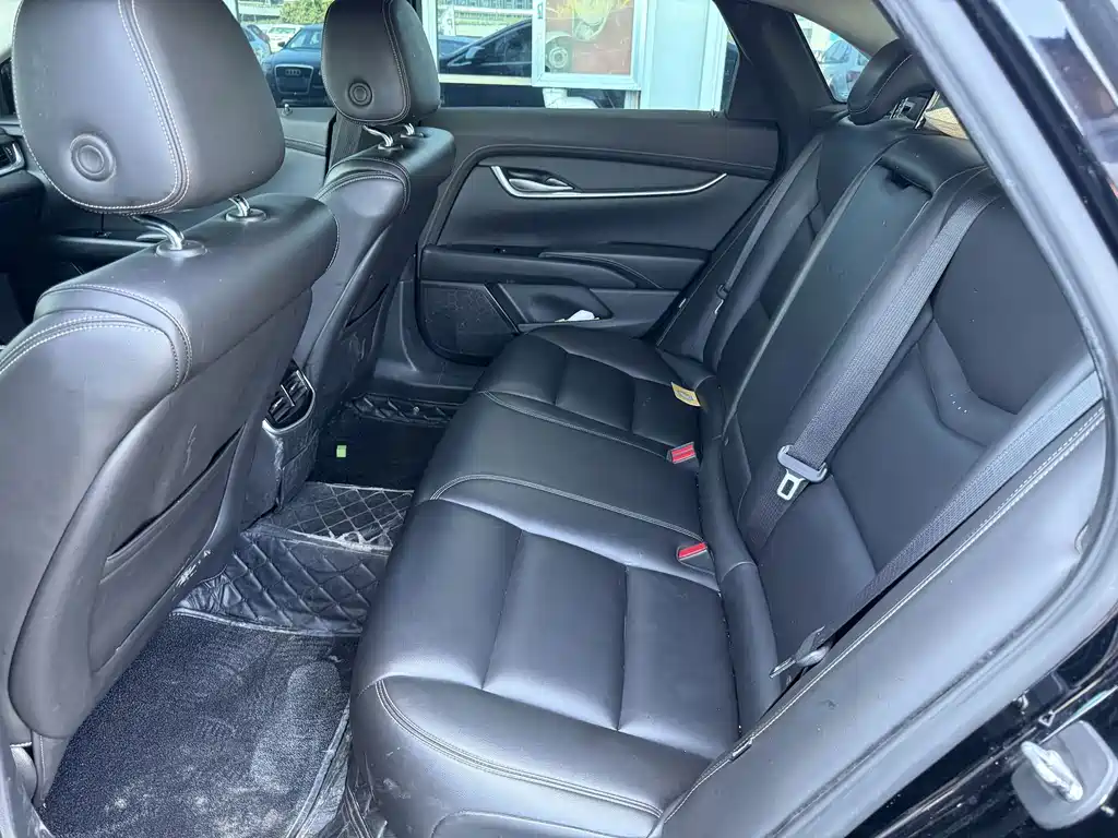 Cadillac XTS 2019 — фото 11