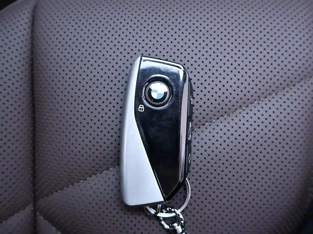 BMW 7 Series 2025 — фото 26