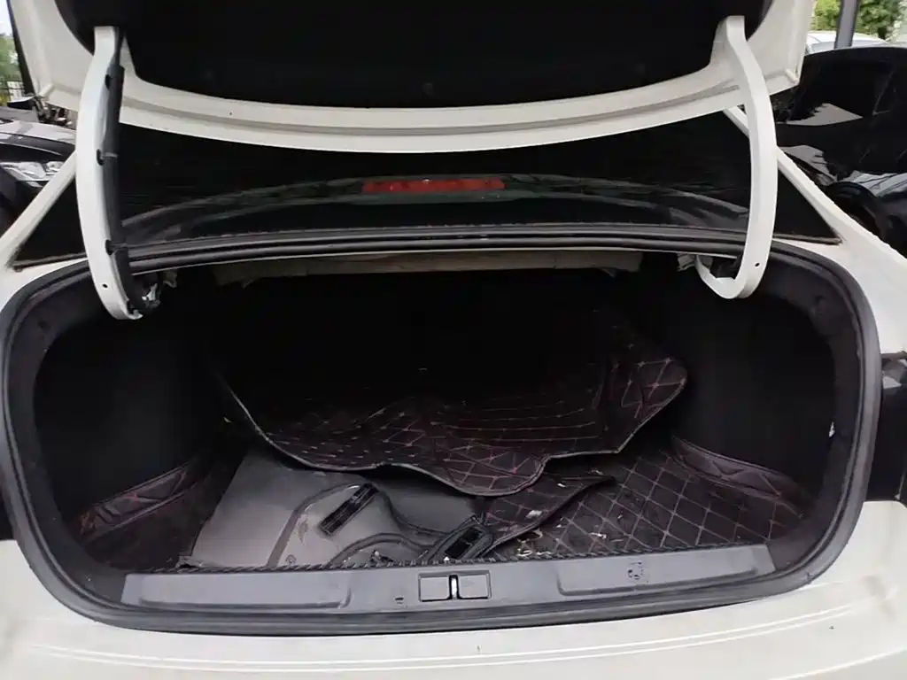 Citroen C4 2017 — фото 19