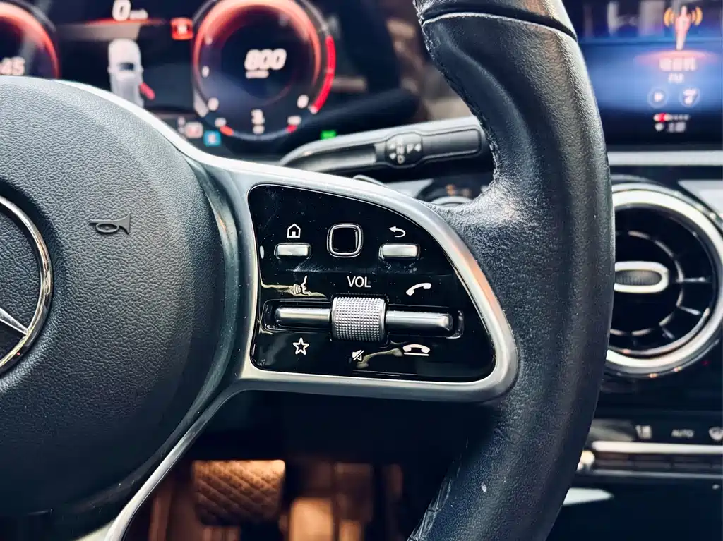 Mercedes-Benz A-Class 2021 — фото 19