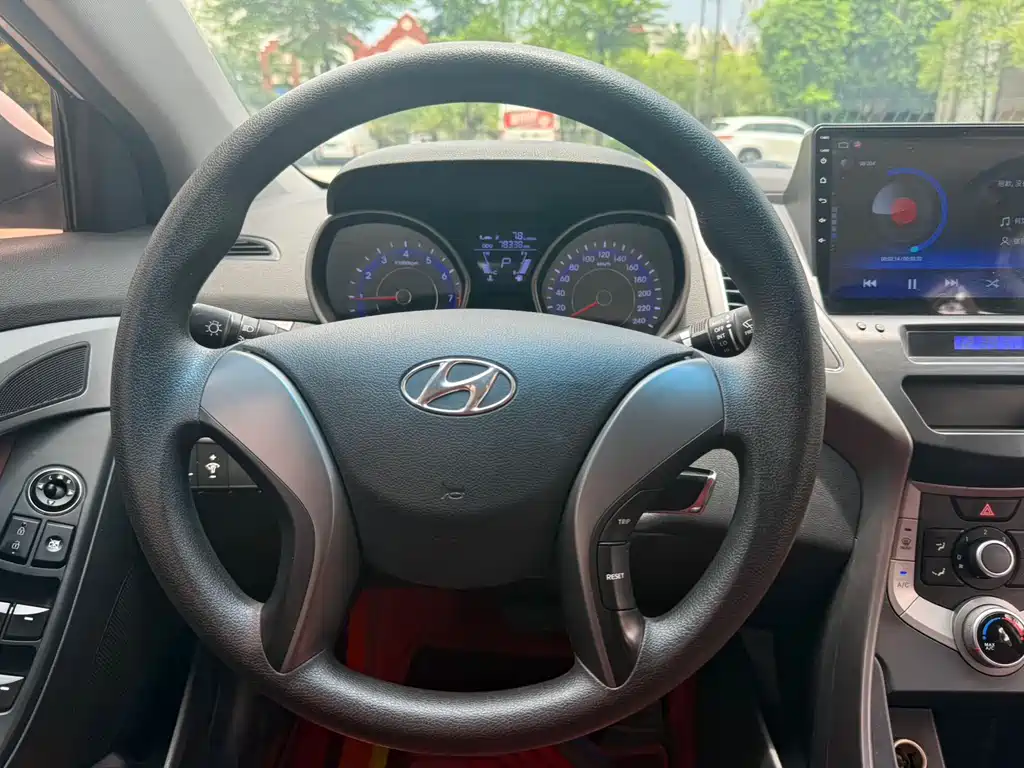 Hyundai Elantra Langdong 2015 — фото 11