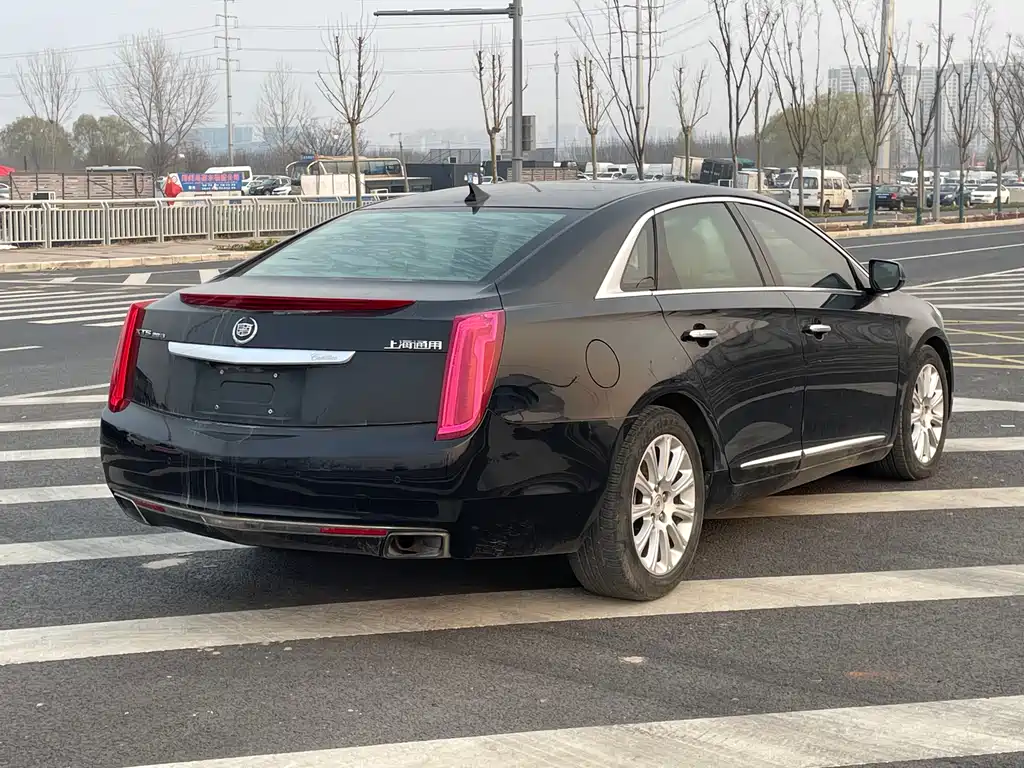 Cadillac XTS 2015 — фото 9