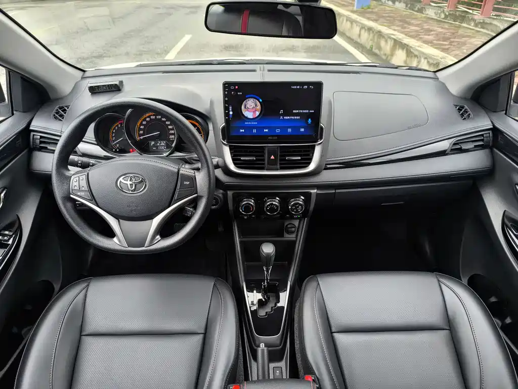 Toyota Yaris L 2022 — фото 14
